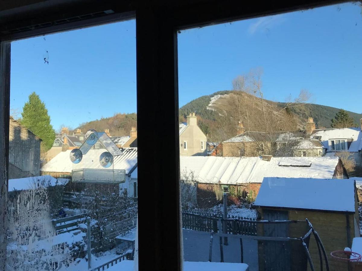 The Morningside Apartment Charming Stylish Apartment In The Centre Of Innerleithen Extérieur photo