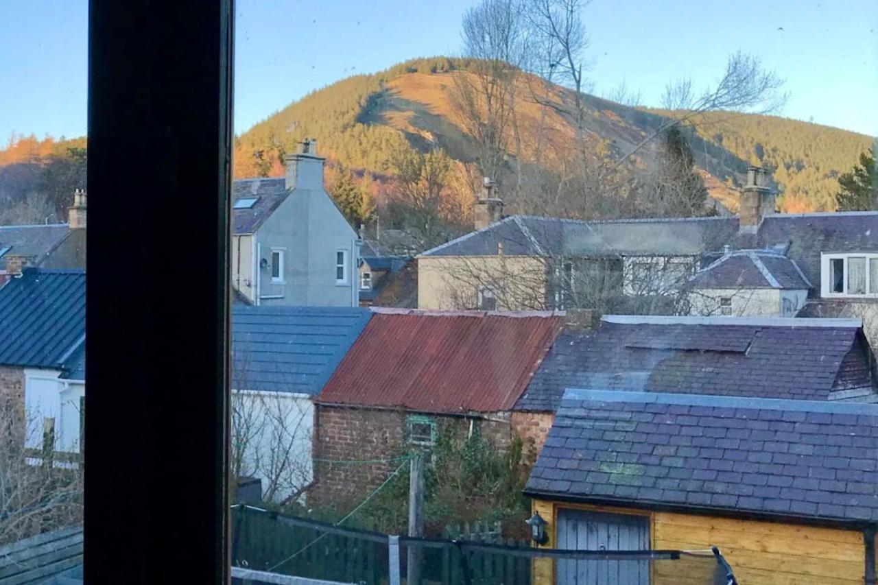 The Morningside Apartment Charming Stylish Apartment In The Centre Of Innerleithen Extérieur photo