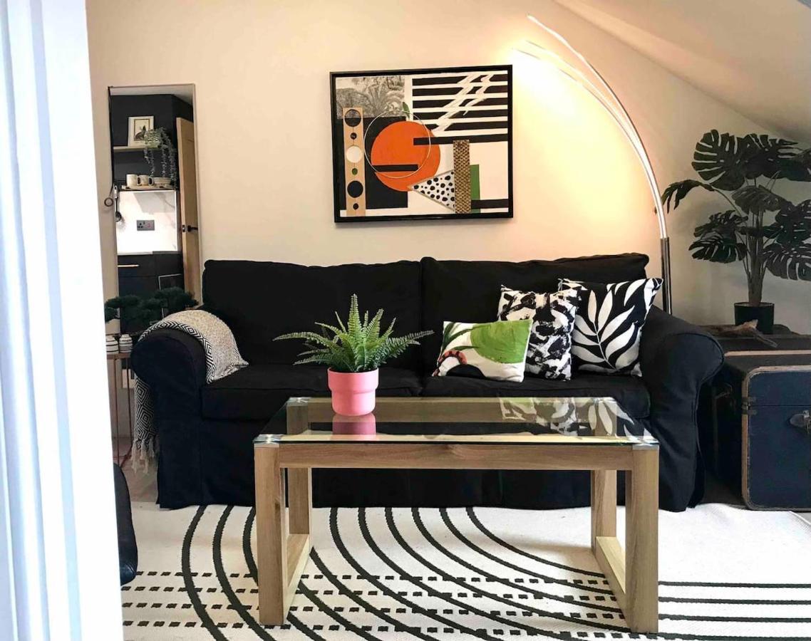 The Morningside Apartment Charming Stylish Apartment In The Centre Of Innerleithen Extérieur photo