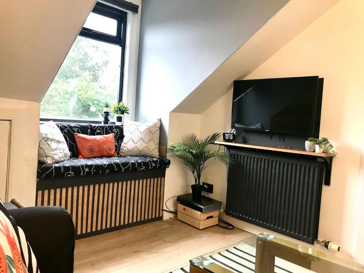 The Morningside Apartment Charming Stylish Apartment In The Centre Of Innerleithen Extérieur photo